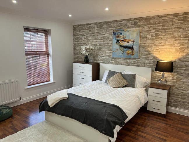 28MW: Modern Premium Rooms in Vibrant Location  Main Photo