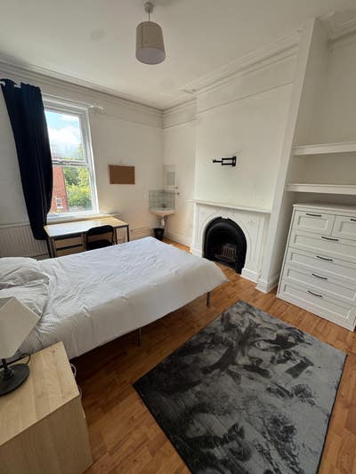 All Bills Included Student House - Double Rooms! Main Photo