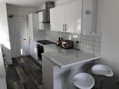 Excellent location, En suite, Parking Main Photo
