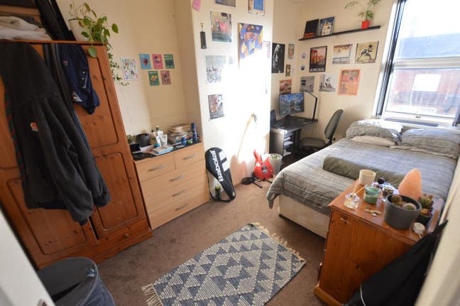 Spacious Student Hyde Park House Share  Main Photo