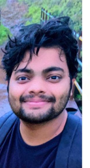 Professional seeking single room or house to share Main Photo