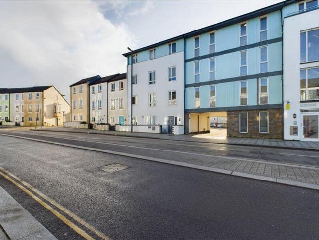1-Bedroom Flat – Partly Furnished – Bills Incl. Main Photo