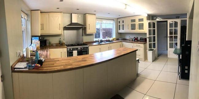 Large room available in big house. Main Photo