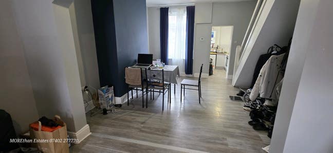 2 bed house,Salford,near uni, transport city centr Main Photo