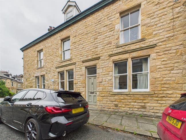 4 Ashfield Avenue  Main Photo