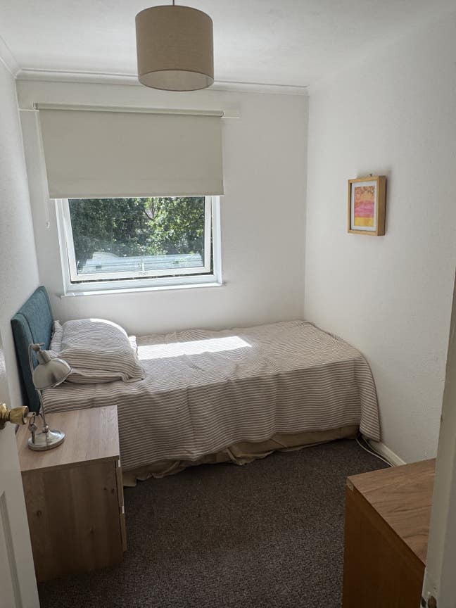 Furnished Single Room in Terraced House Main Photo