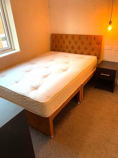 Immediate Move-in -- Double Room with En-Suite  Main Photo