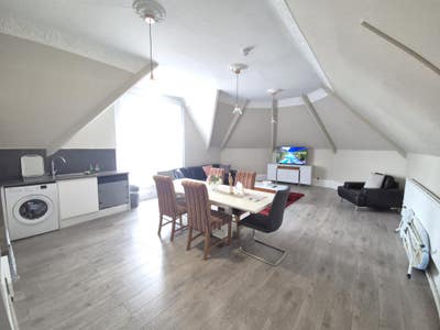 Serviced Ensuite Rooms for Short Term!  BILLS INC. Main Photo