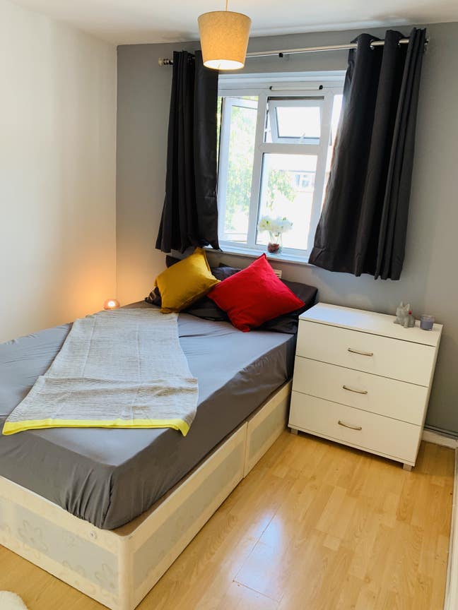 Bright  Double Room near Westfield Main Photo