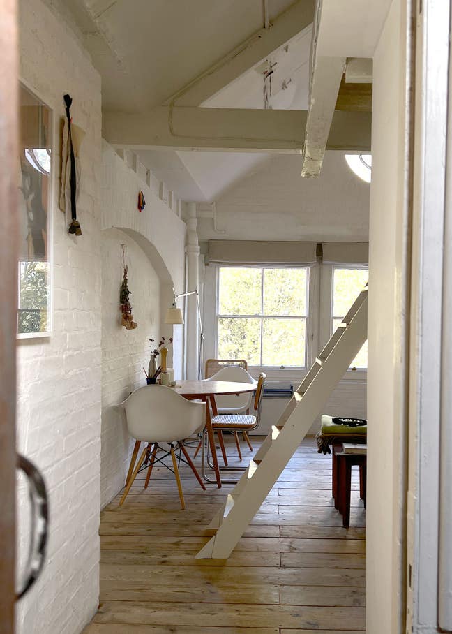 Designer-living 5 mins from Barbican - Aug only Main Photo