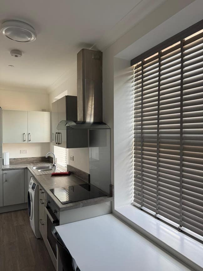 One-Bedroom Flat Available – Great Location in Lei Main Photo