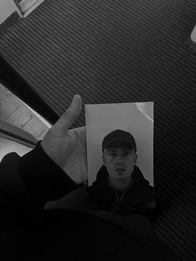 Looking for room with creatives  Main Photo
