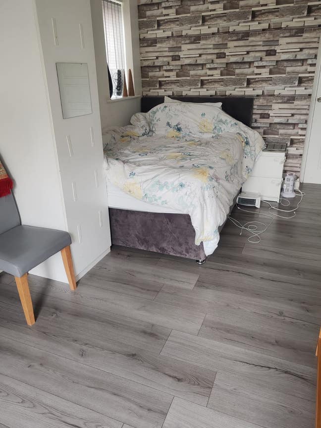  Spacious  Single  Room  for  Rent  in  SK14-£650pcm
 Main Photo