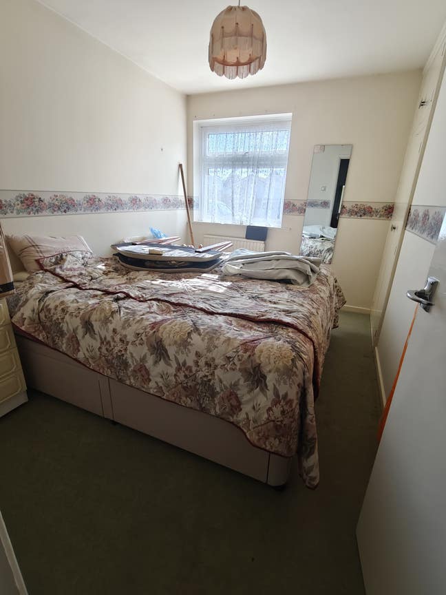 Room in quite location  Main Photo