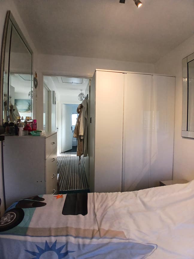 Small double room to rent Main Photo