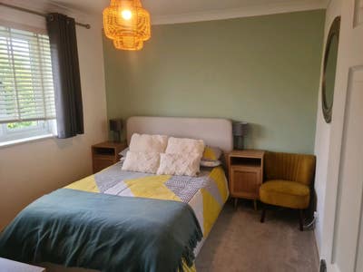 Double room for Mon-Fri let. Main Photo