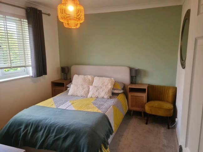 Double room for Mon-Fri let. Main Photo