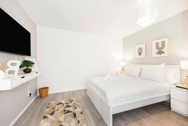 💥 Stunning Room in Stepney Green September 💥 Main Photo
