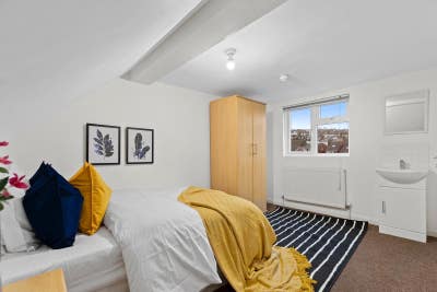 Brighton Double Rooms Going Fast 🔥 No Deposit!! Main Photo