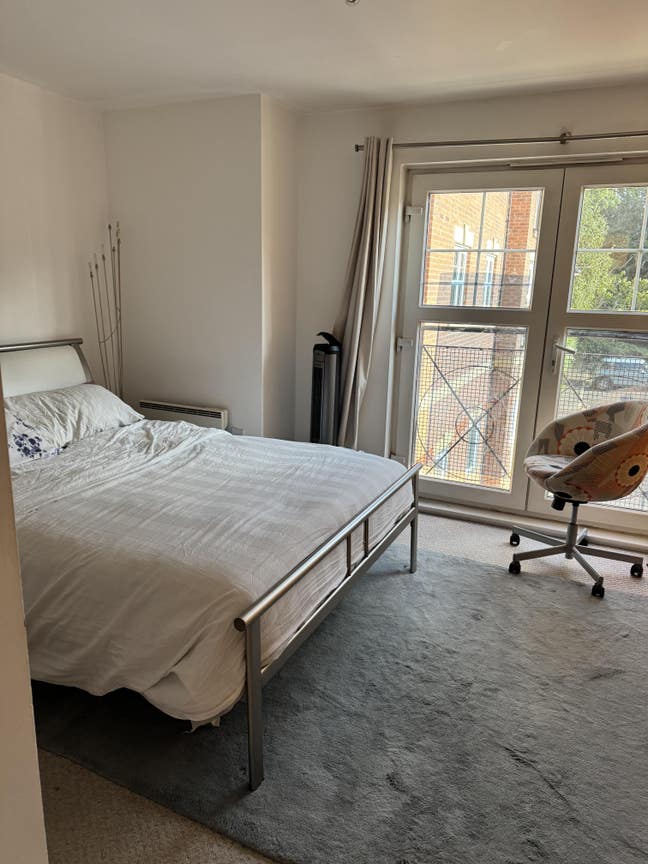 En-suite room for rent  Main Photo