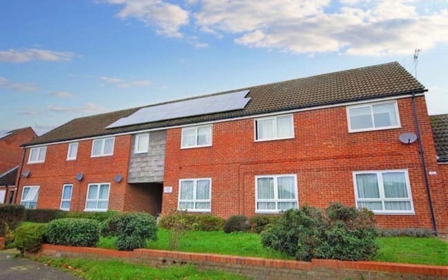 Specious double bedroom available Main Photo