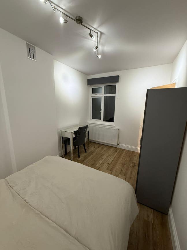 Fully funrnished modern room Main Photo