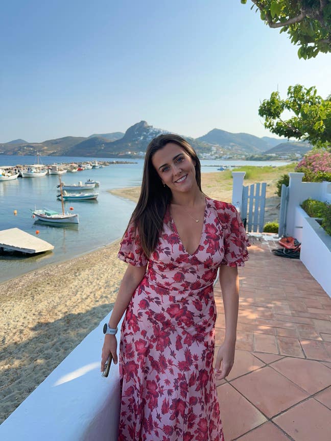 27 y/o professional - room needed! (Mid-late June) Main Photo