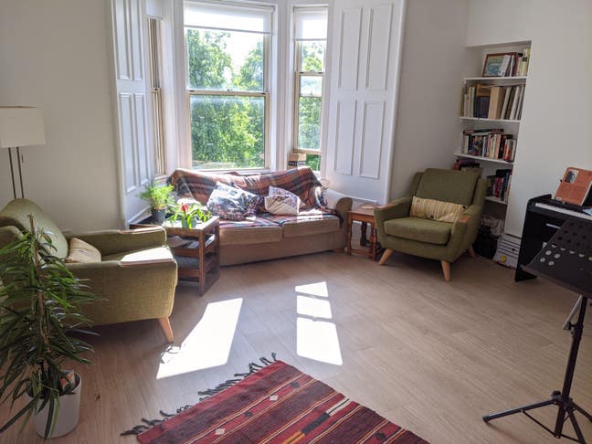Bright 2-bed flat (duplex) overlooking Baxter Park Main Photo