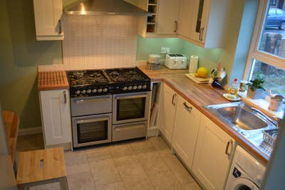 Newly Decorated Double – Professional Houseshare Main Photo