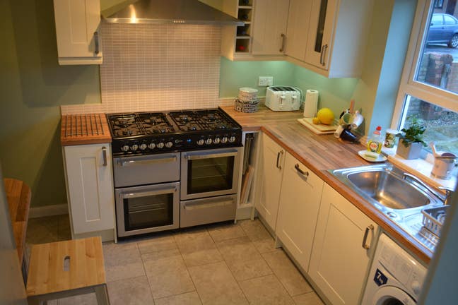 Newly Decorated Double – Professional Houseshare Main Photo