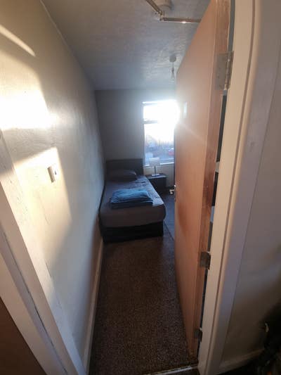 Single Room Available Cheapest on Market in Bury Main Photo