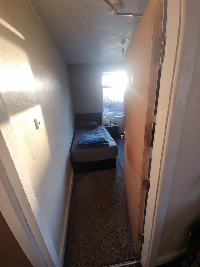 Single Room Available Cheapest on Market in Bury Main Photo