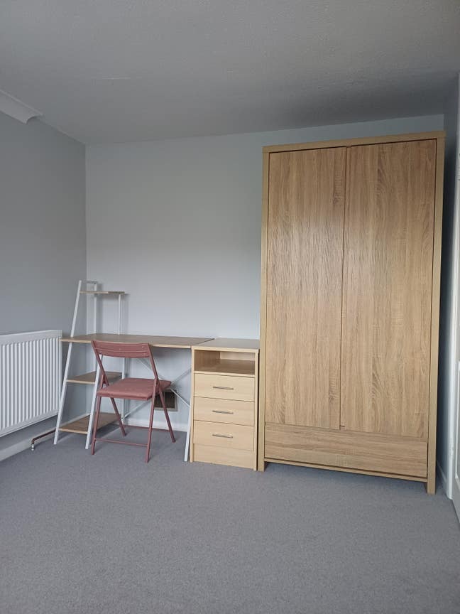 Double room in 2 bed house  Main Photo