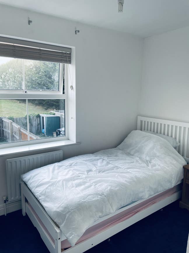Furnished single room in 3 bed house  Main Photo