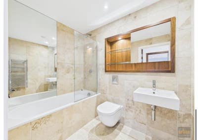 Double Room Available on the Dock with a Nice View Main Photo