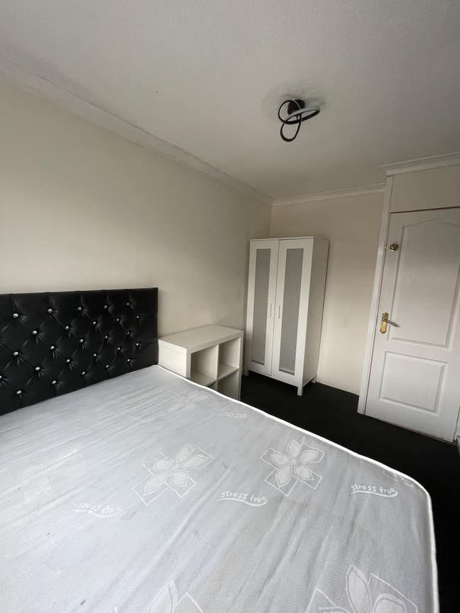 Nice clean house Main Photo