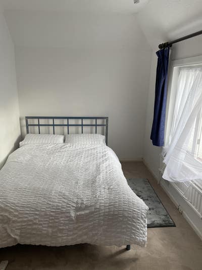 Room in a nice quiet house Main Photo