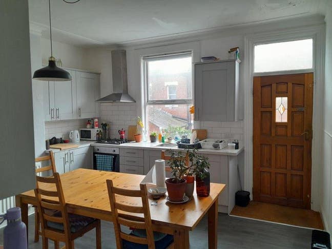 Double room in shared house chapel allerton Main Photo