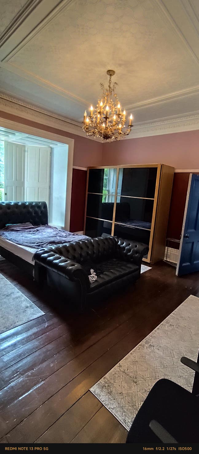 Big furnished room to rent close to city centre  Main Photo