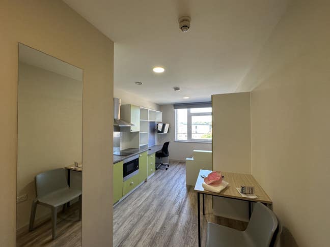 Studio Room in Exeter City Center(The Barn) Main Photo