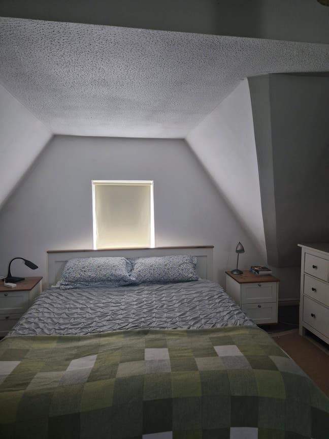 Large double room with en-suite Main Photo