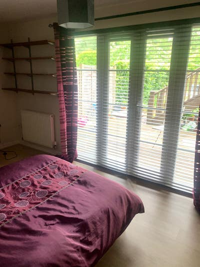Large double room in Horsham with outdoor space. Main Photo