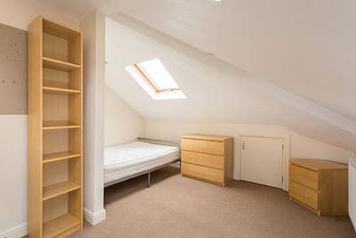 Room in student house of 7 bills included Main Photo
