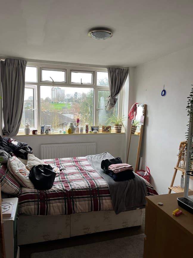 Lovely Double Room in Southfields House Main Photo