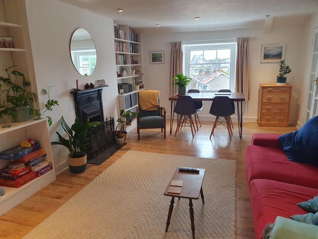Double room in Clifton flat - short term  Main Photo
