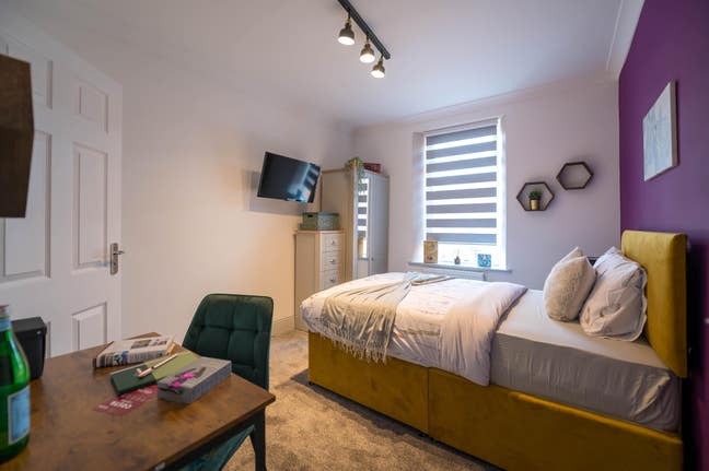 Luxury Boutique Style Room with En-suite Main Photo