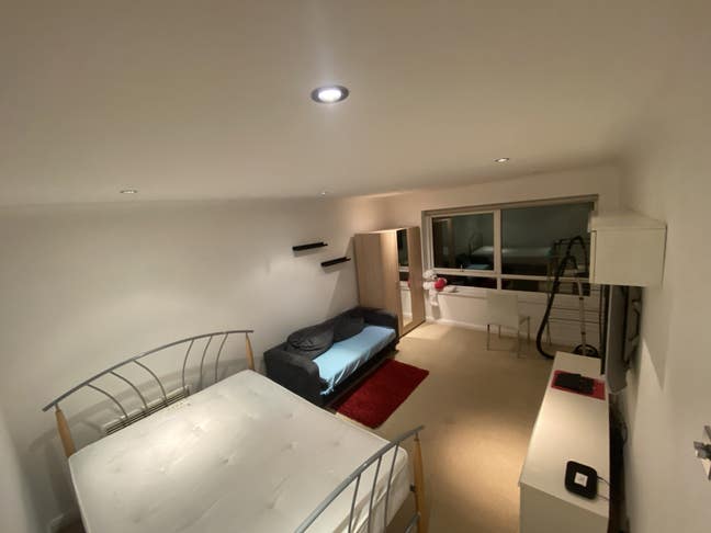 Room for Rent Main Photo