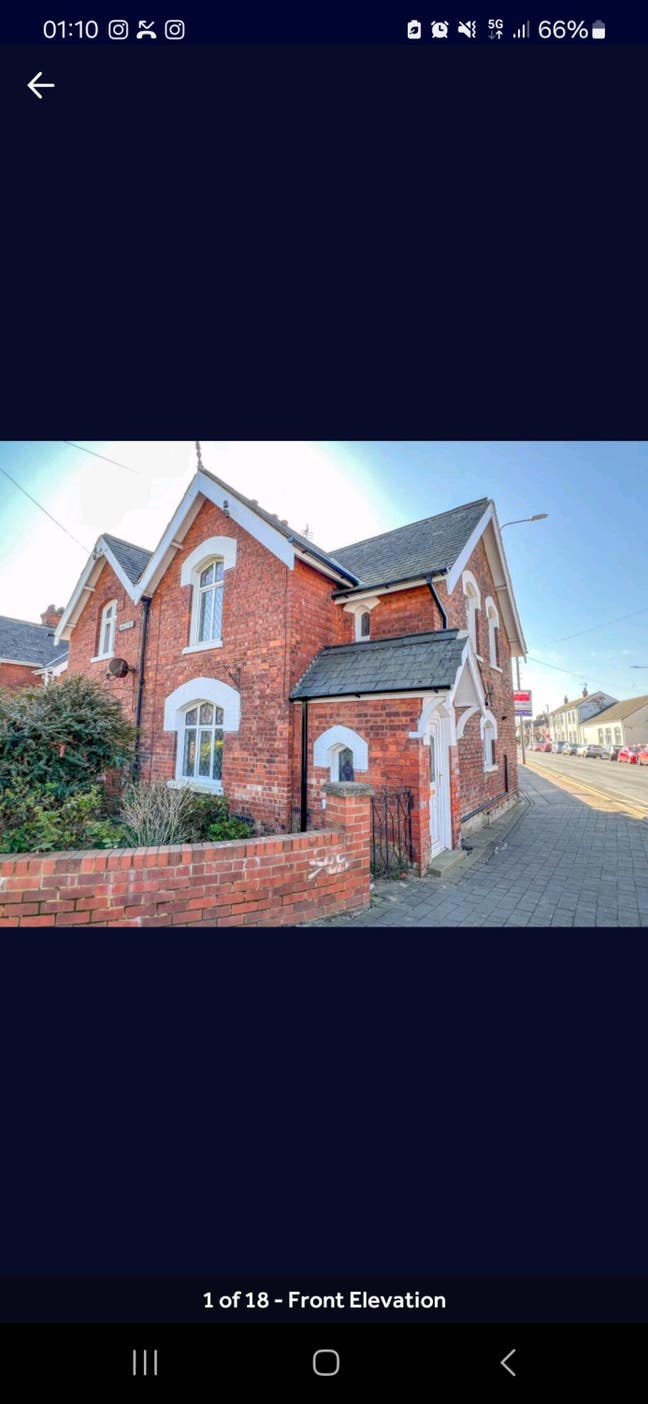 Beautiful semi detached family home Main Photo