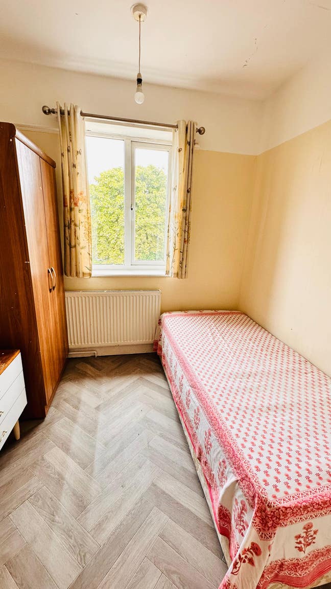 A room to rent immediately available - £450/- Main Photo