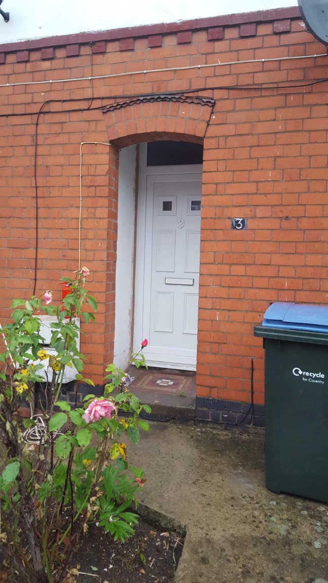 Beautiful house close to train station - bills inc Main Photo
